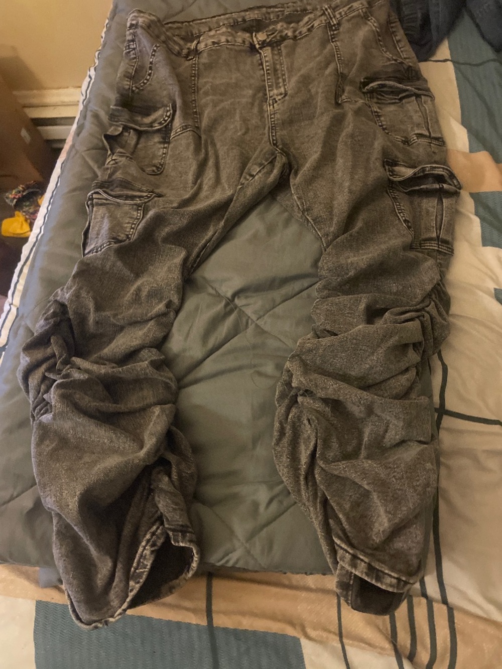 Cargo denim with gathered legs